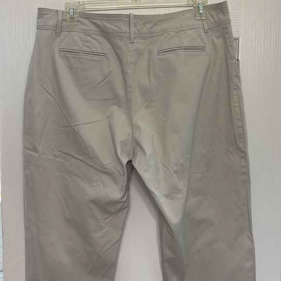 Lee Capris - Picture 5 of 5